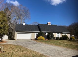 669 Stevens Rd, Swansea, MA 02777