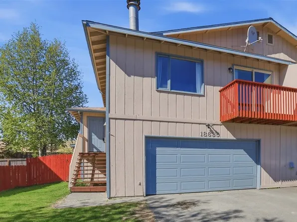 18635 N Lowrie Loop, Eagle River, AK 99577