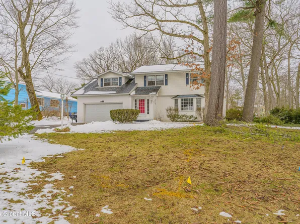 827 Maxwell Drive, Niskayuna, NY 12309