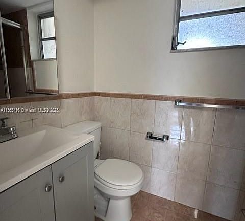 3rd image of 8820 Fontainebleau Blvd APT 103