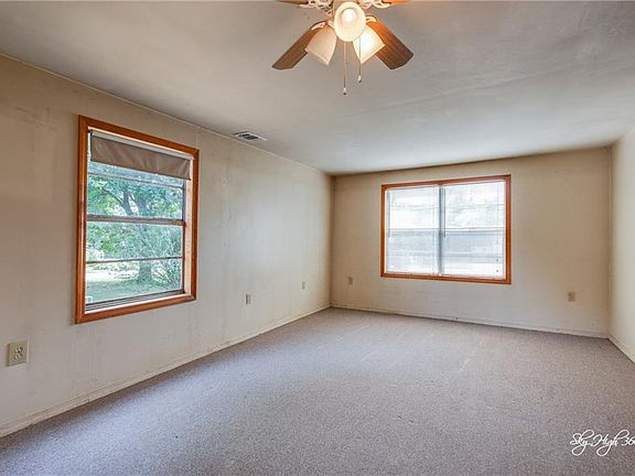 5th image of 1149 S Lake Sequoyah Dr