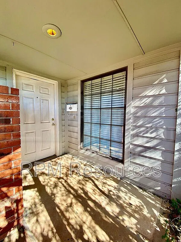 2 bed, 2.0 bath, 1280 sqft, $1,249 — Photo 4