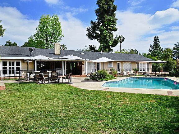 3rd image of 1701 Alta Wood Dr
