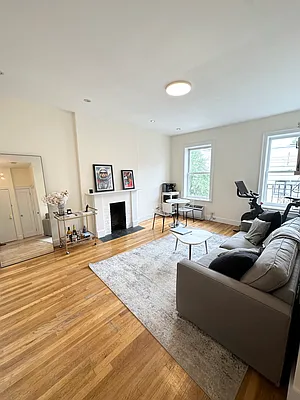 Rented by Voro New York | media 9