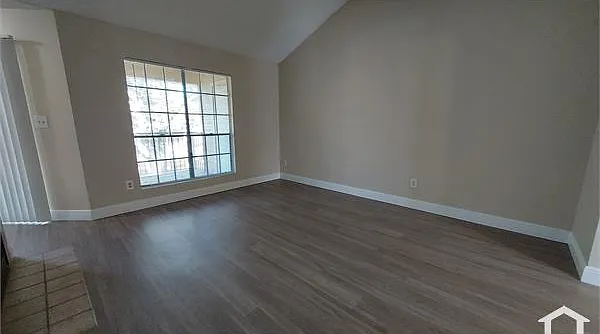 8706 Mallard Reserve Dr — Photo 6