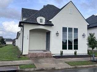 102 Barbados Dr #B, Youngsville, LA 70592