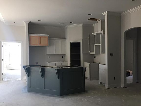 2nd image of 119 Anatole Dr