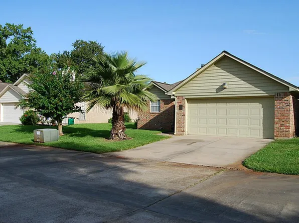 35 Silver Creek Dr, Conroe, TX 77301