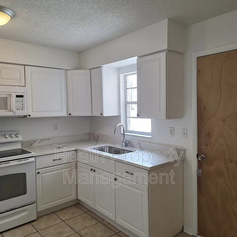 2 bed, 1.0 bath, 840 sqft, $1,795 — Photo 4