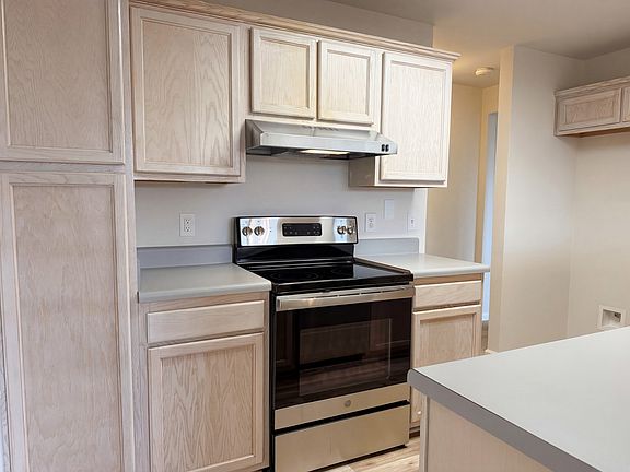 2nd image of 403 Heath Pl