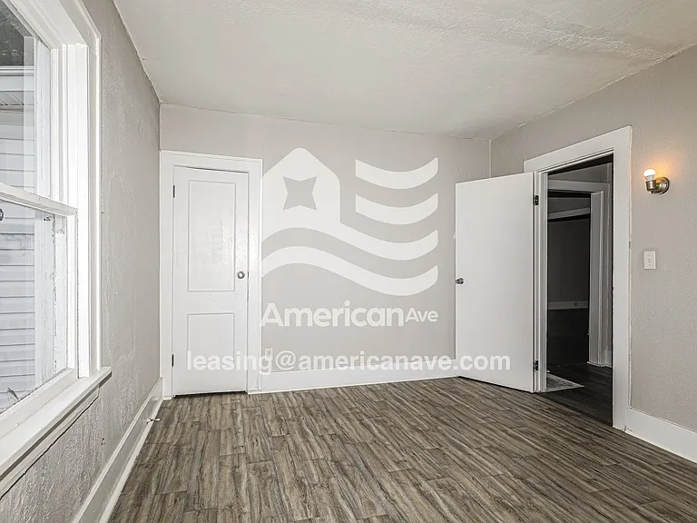 1432598_008_main_bedroom_8.jpg