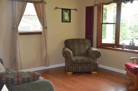 5th image of 251 Ashley Dr