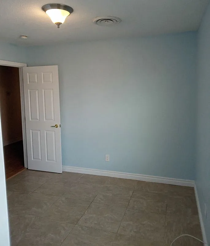1 bed, 1.0 bath, 143 sqft, $650 — Photo 2