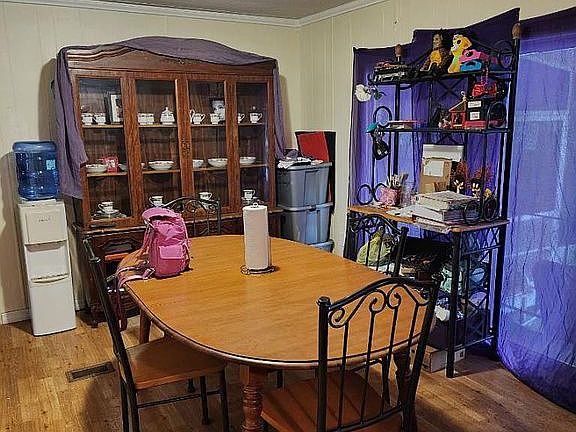5th image of 22 Robin Ln