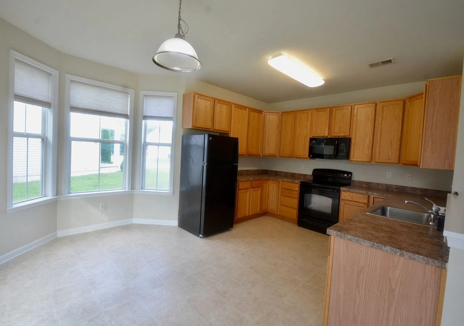 Ranch Home - 3 Bedroom Ranch Home with a 2 Car Garage — Photo 3