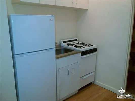 Rented by Sommerlyn Associates | media 22