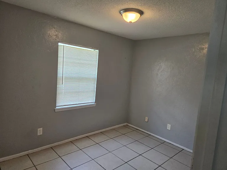 1573 S Boundary St — Photo 7