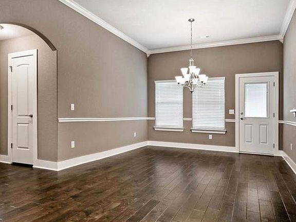 4th image of 1030 Quail Hollow Dr