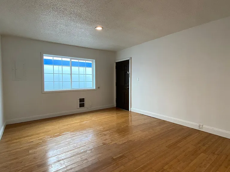 2310 E Madison St — Photo 3