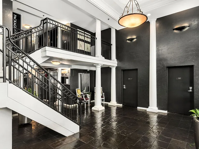 425 Vine St #420 — Photo 15