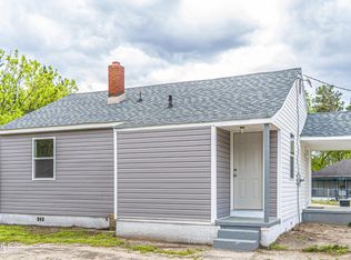 706 Saunders St, Raeford, NC 28376