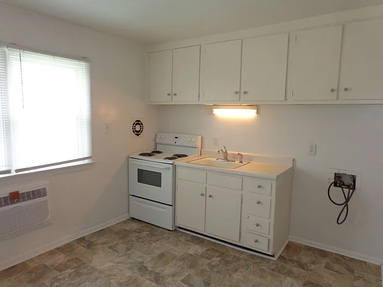 4638 Coronet Ave — Photo 6