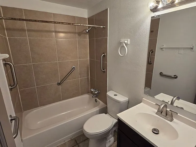 4811 Comanche Rd NE — Photo 7