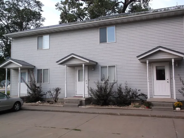 910 1st Ave NE #3, Mount Vernon, IA 52314