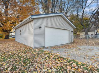 212 S State St, White Pigeon, MI 49099