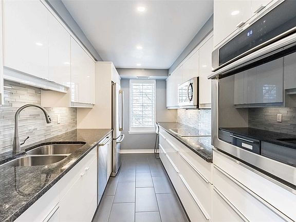 3rd image of 2300 Parkhaven Blvd #210