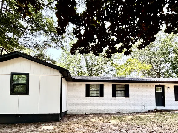 2423 S Chatfield Rd, Bauxite, AR 72011