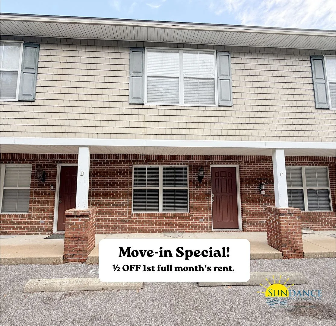 Beautifully Updated 2BR Townhouse in Fort Walton Beach! — Photo 1