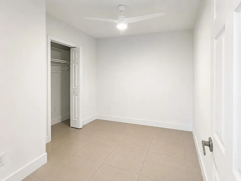 2152 SW 72nd Ave #A — Photo 5