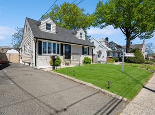 21 13th Ave, Elmwood Park, NJ 07407