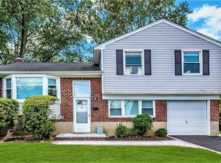 58 Alexander Ave, Hicksville, NY 11801