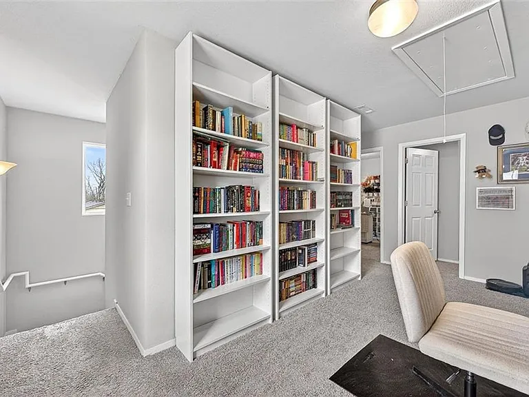 303 Poppy St — Photo 11