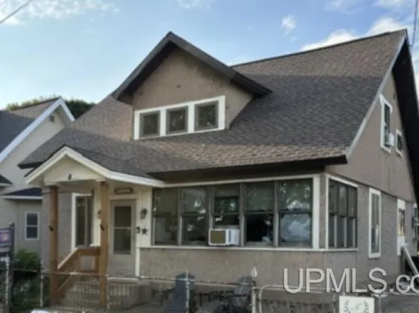1219 Anthony St, Hancock, MI 49930