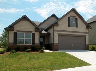 530 Country Ridge Dr, Hoschton, GA 30548