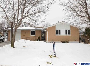 8613 Grand Ave, Omaha, NE 68134