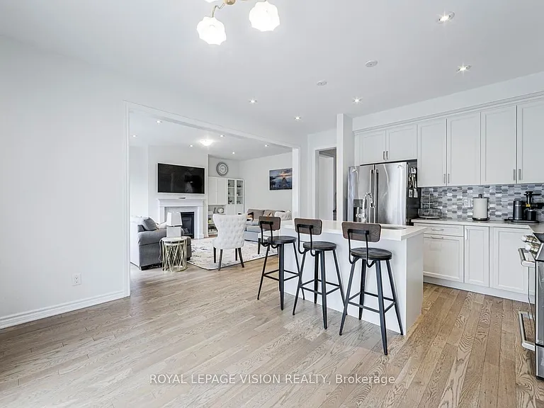 33 Bremner St #MAIN — Photo 19