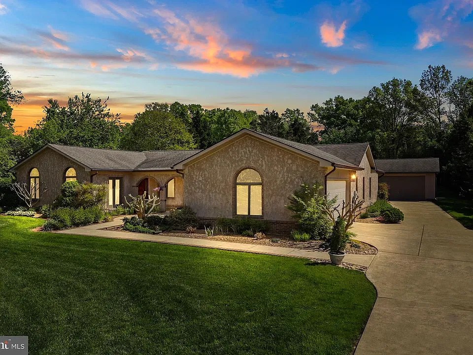 8737 Lukens Ln