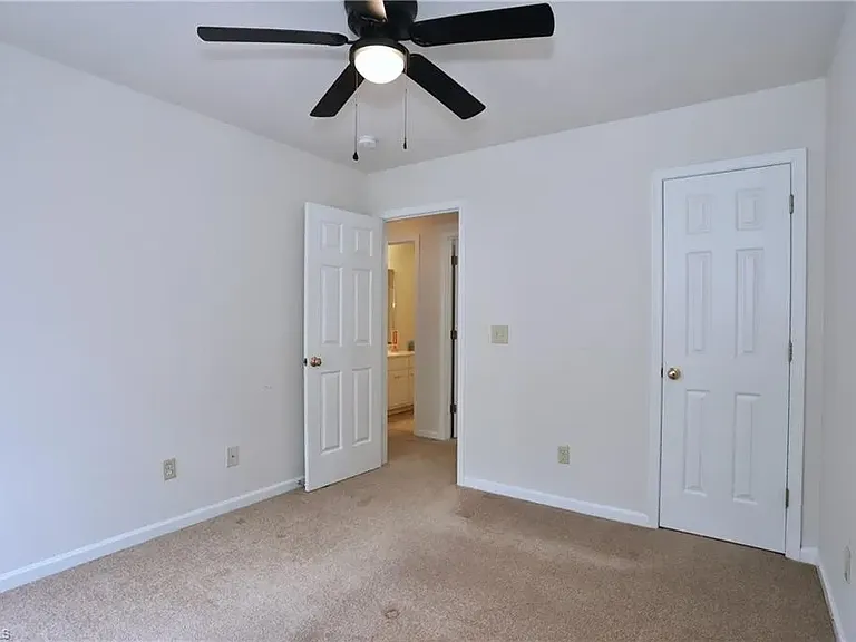 1324 Whitsett St — Photo 19