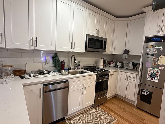2nd image of 121 Park Dr APT 11