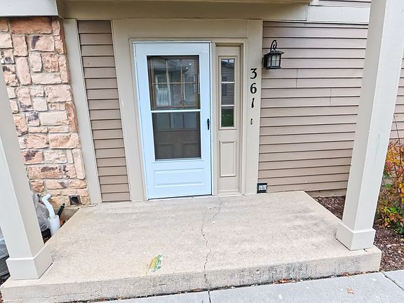 3rd image of 361 Ashwood Ct