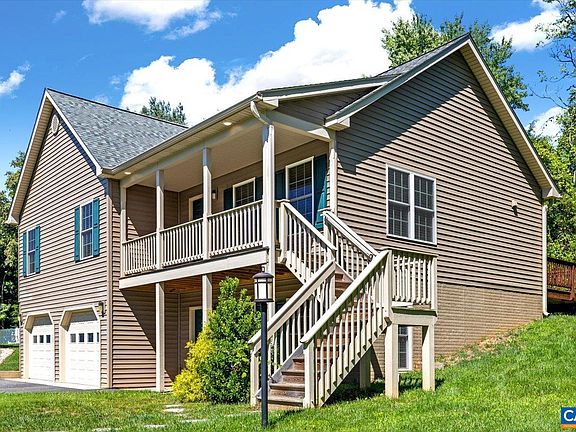4th image of 130 Reservoir Dr