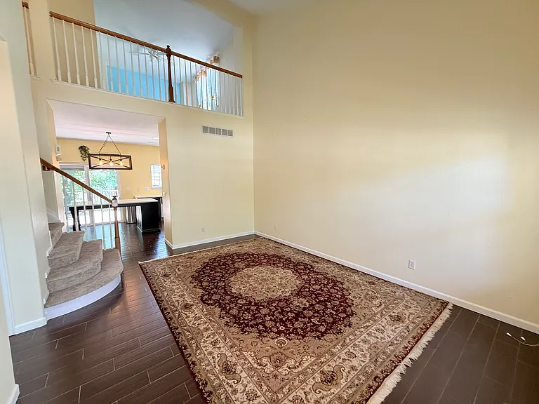 6047 S Walden Ct — Photo 2