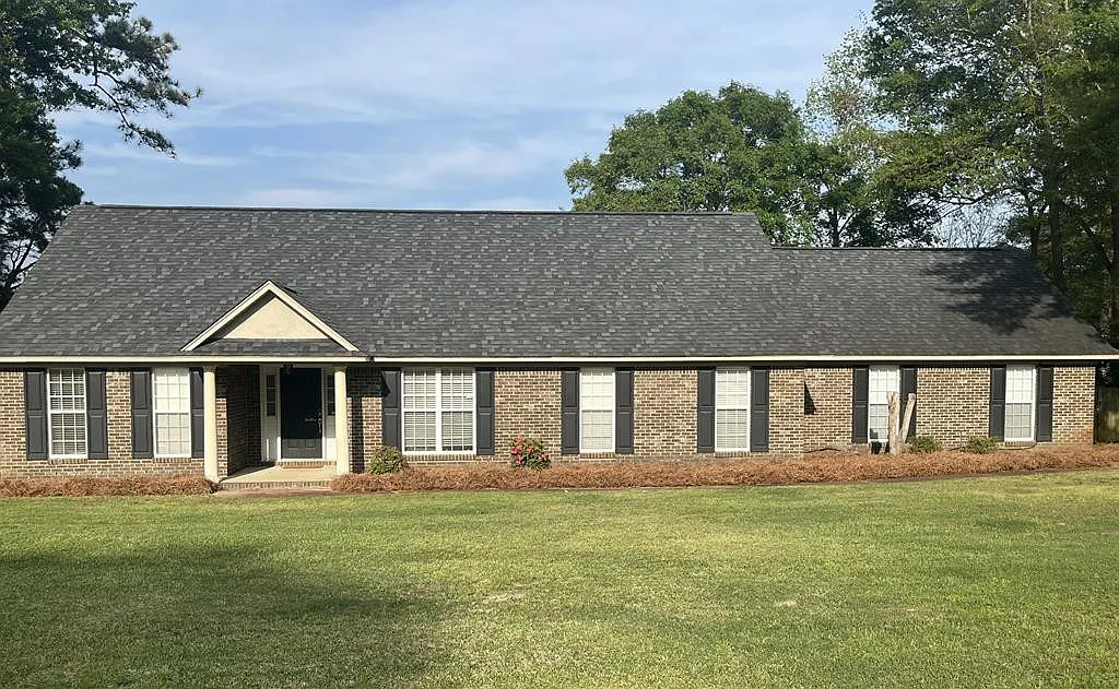 4 bed, 2.0 bath, 1986 sqft, $2,100 — Photo 2