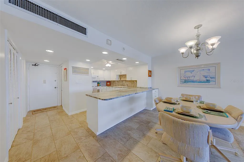 1 bed, 1.5 bath, 995 sqft, $2,995 — Photo 3
