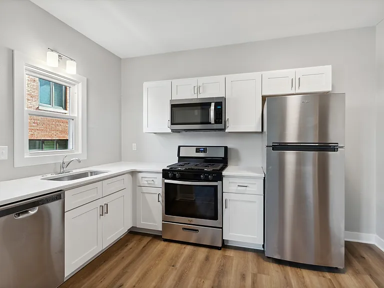 307 Lynn Ave #302 — Photo 2