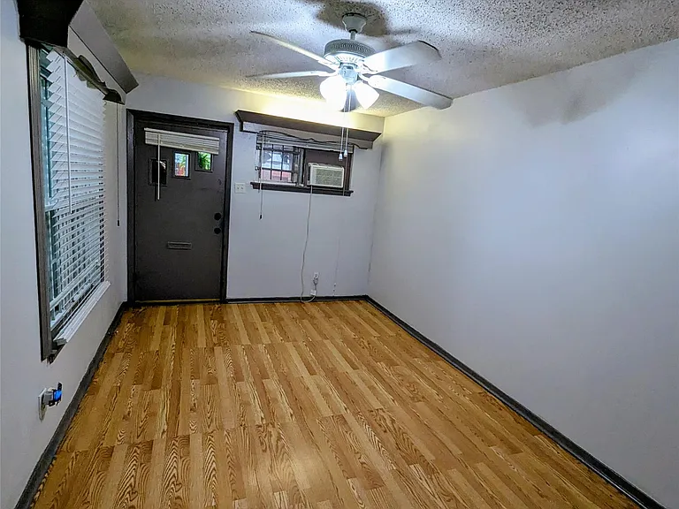 5903A Nancy Ann St — Photo 3